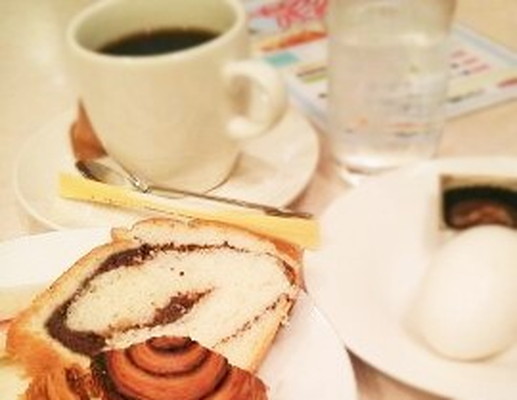 Coffee and breadコーヒーとパン