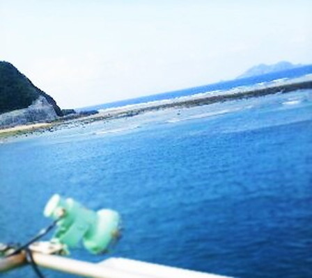 沖縄本島から渡嘉敷島へ向かう船からの風景　Scenery from a ship toward the Tokashiki Island from Okinawa Island